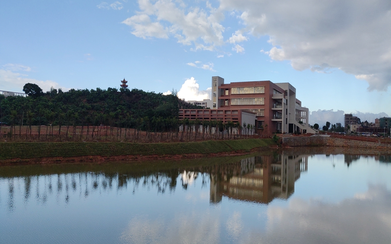 重慶物理類(lèi)考生排多少名可以上茂名職業(yè)技術(shù)學(xué)院建筑工程技術(shù)專(zhuān)業(yè)?