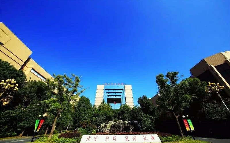 多少分可以上海軍軍醫(yī)大學(xué)？海軍軍醫(yī)大學(xué)2022年在云南各招生專業(yè)錄取分?jǐn)?shù)匯總