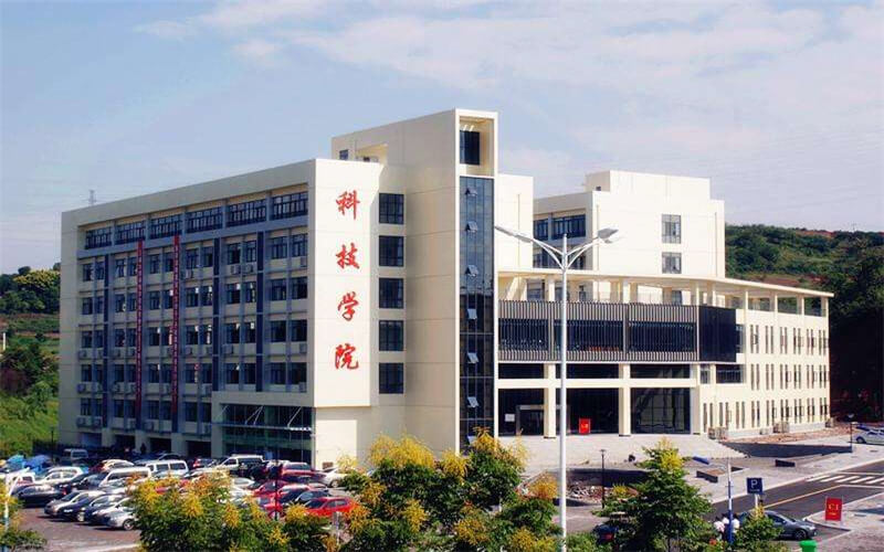 三峽大學(xué)科技學(xué)院臨床醫(yī)學(xué)專業(yè)在遼寧招生錄取分?jǐn)?shù)(物理類)：476分