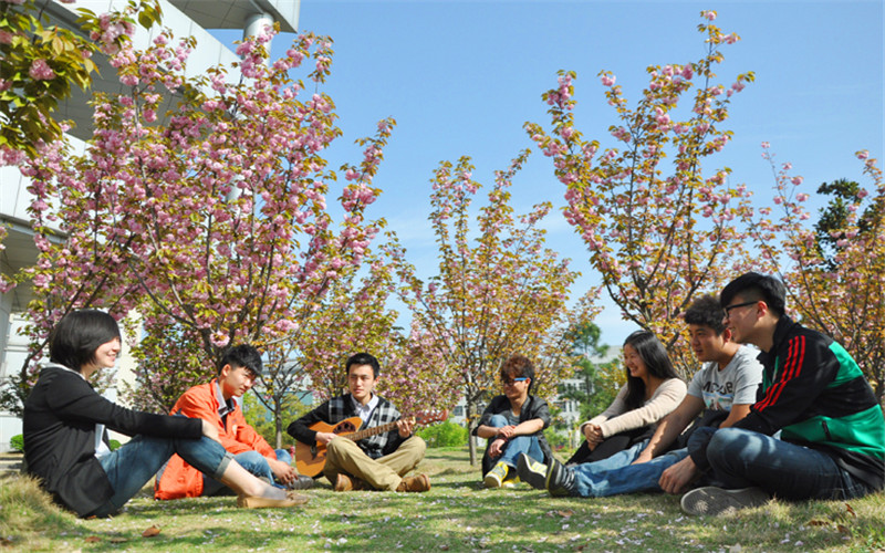 安徽建筑大學(xué)法學(xué)專業(yè)在河北招生錄取分?jǐn)?shù)(物理類)：545分