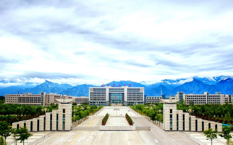 西安石油大學光電信息科學與工程專業(yè)在河北招生錄取分數(shù)(物理類)：555分