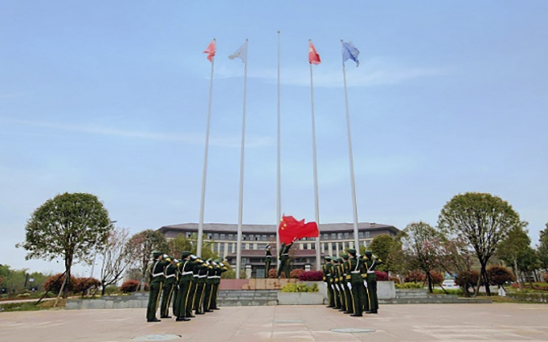 重慶物理類(lèi)考生排多少名可以上貴陽(yáng)信息科技學(xué)院機(jī)械設(shè)計(jì)制造及其自動(dòng)化專(zhuān)業(yè)?